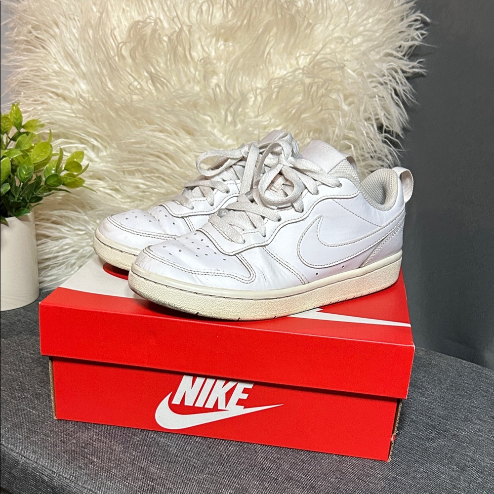 Nike White Women's Sneakers
